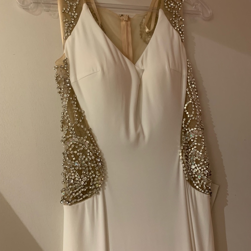 can be worn for prom,wedding, sweet 16.